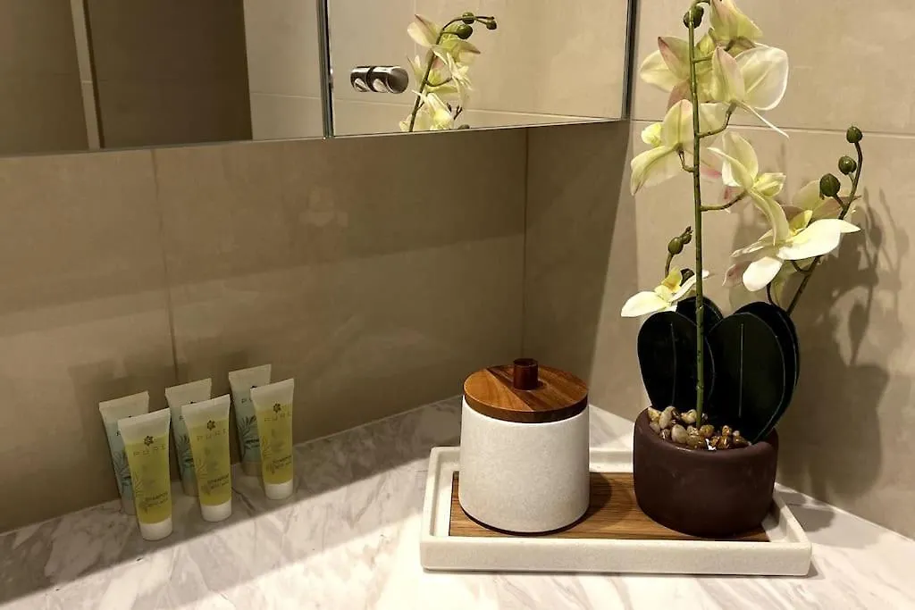 Lux Apartment - Super High Floor I 1 Min Dubai Mall 0*,