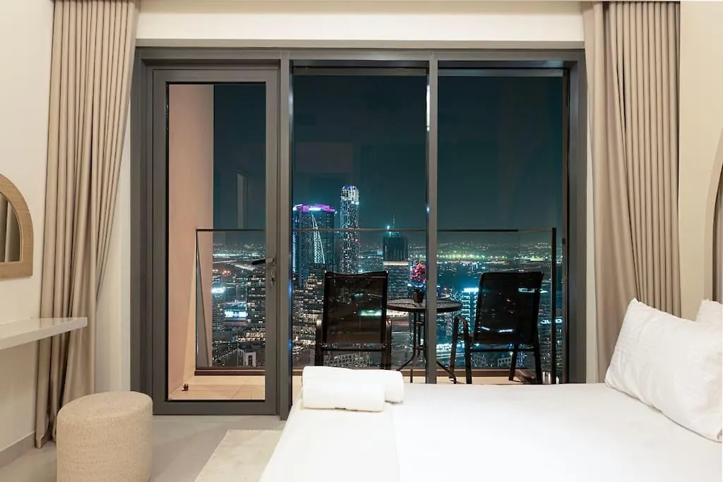 Lux Apartment - Super High Floor I 1 Min Dubai Mall 0*,