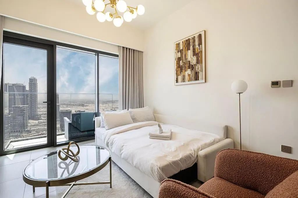 Lux Apartment - Super High Floor I 1 Min Dubai Mall 0*,